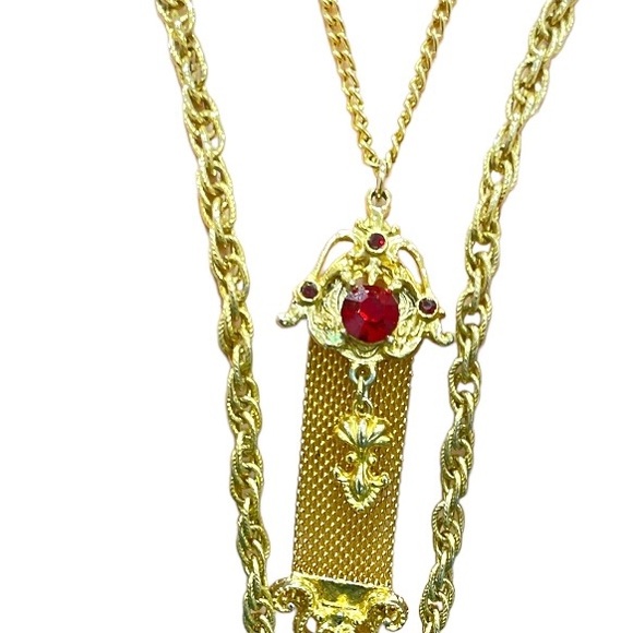 Set of Gold Platted Pendant & Chain - Picture 5 of 5